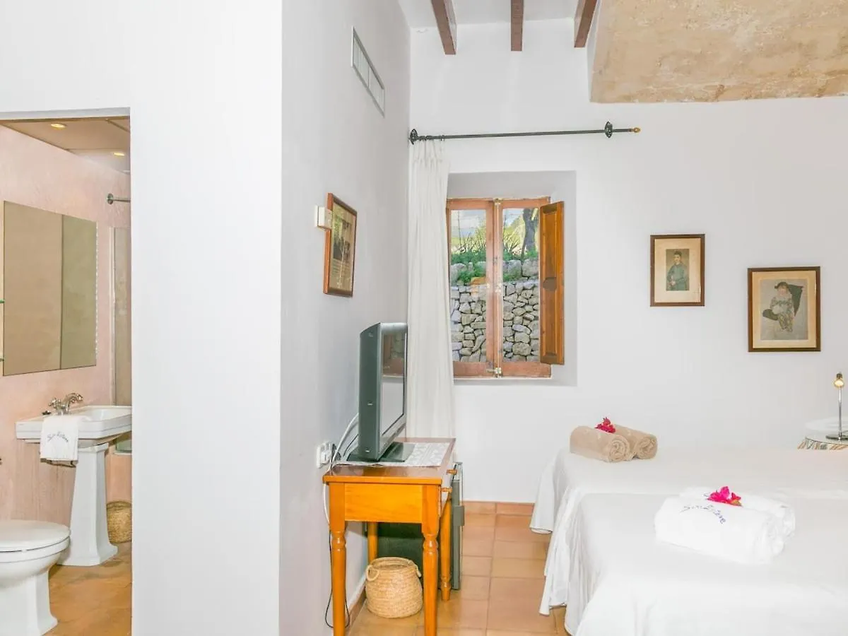 Historical House In Mallorca Up To 8 Guests Andratx Spain